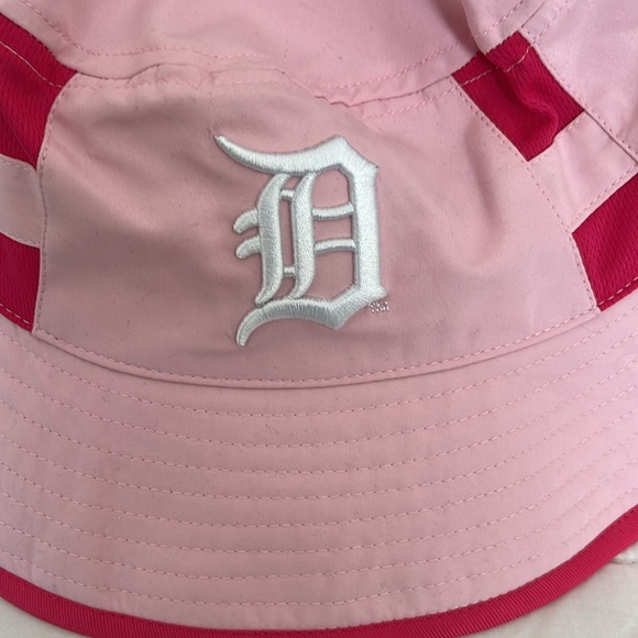 Pink Detroit Tigers Karmanos Bucket Hat - Picture 4 of 4